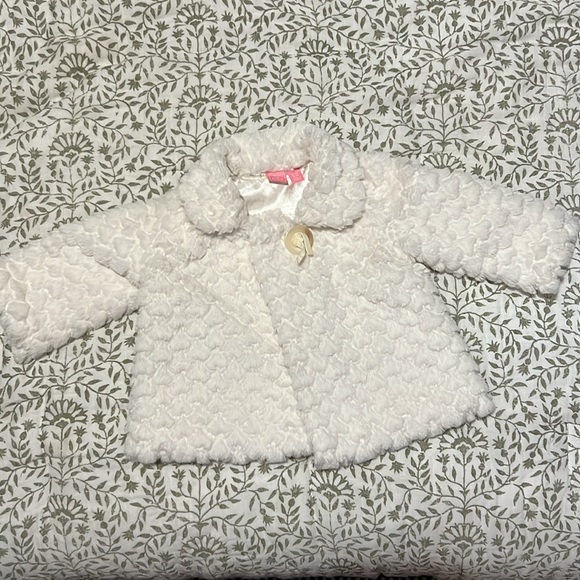 NWOT soft fuzzy ivory coat - Picture 1 of 3